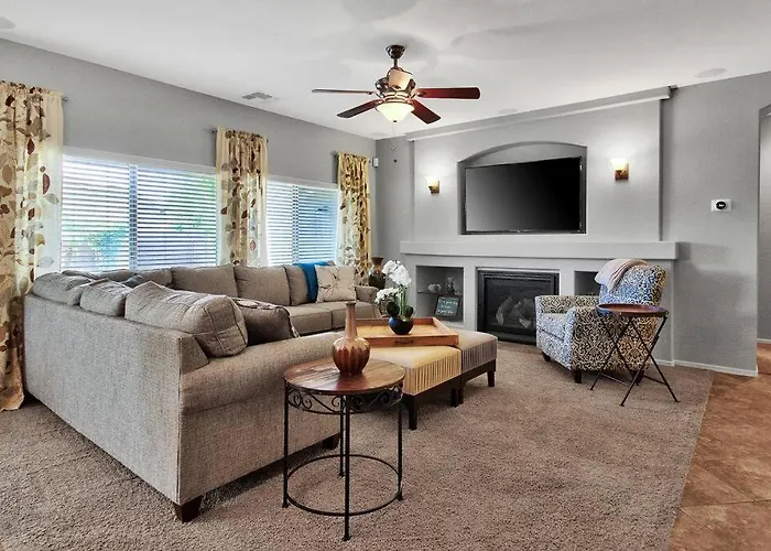 Stylish & Modern Near Downtown Gilbert! Holiday home Gilbert