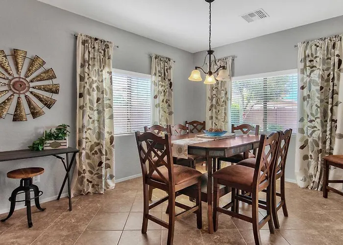 Holiday home Stylish & Modern Near Downtown Gilbert! *