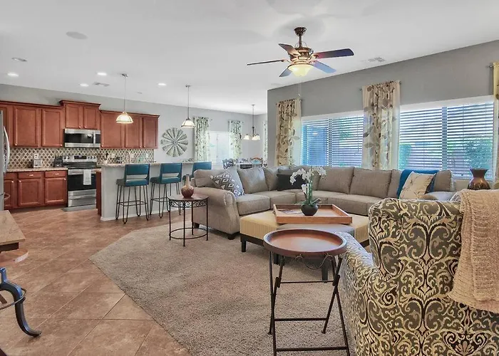 Stylish & Modern Near Downtown Gilbert! *