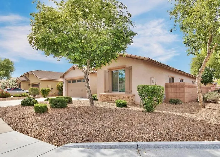 Stylish & Modern Near Downtown Gilbert! Gilbert