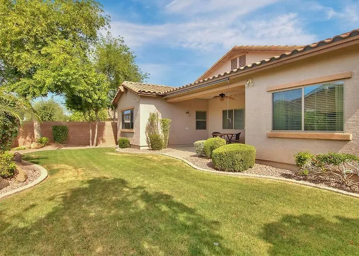 Stylish & Modern Near Downtown Gilbert! Gilbert
