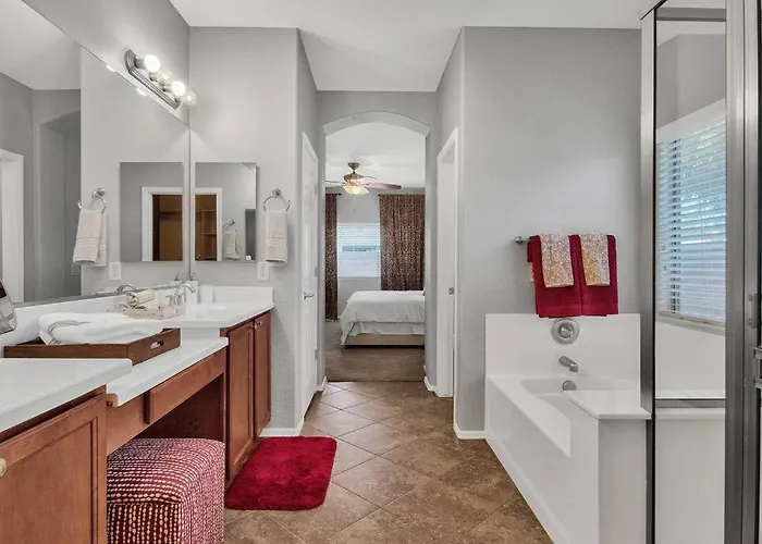 Stylish & Modern Near Downtown Gilbert! Holiday home *