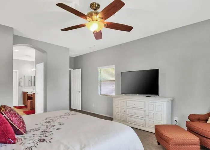 Stylish & Modern Near Downtown Gilbert! Gilbert
