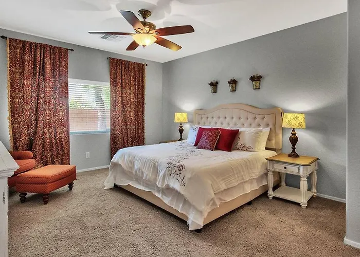 Stylish & Modern Near Downtown Gilbert! Holiday home